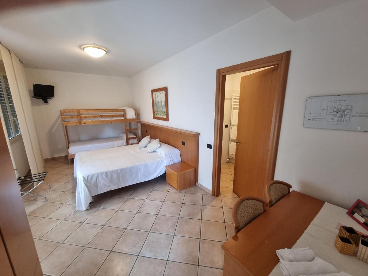 Albergo Lario ジェーラ・ラーリオ 部屋 写真